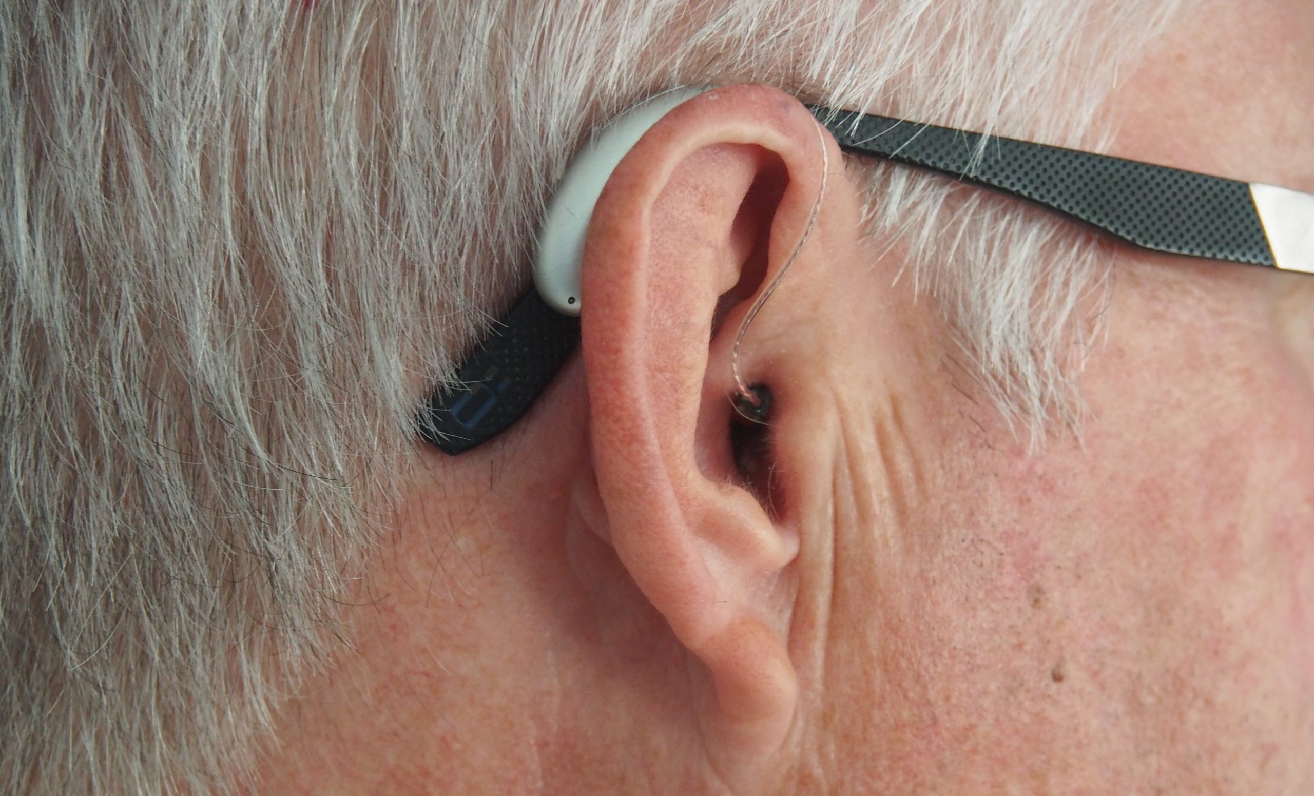 5 Signs That You’re Beginning To Lose Your Hearing