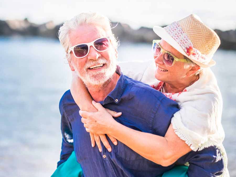 5 essential tops for travelling with hearing aids