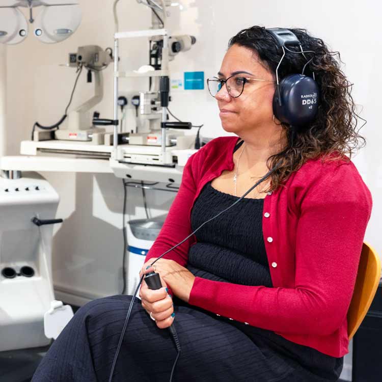 Free hearing tests at one of over 450 local UK hearing care practices for over 55s with an independent HCPC registered audiologist.